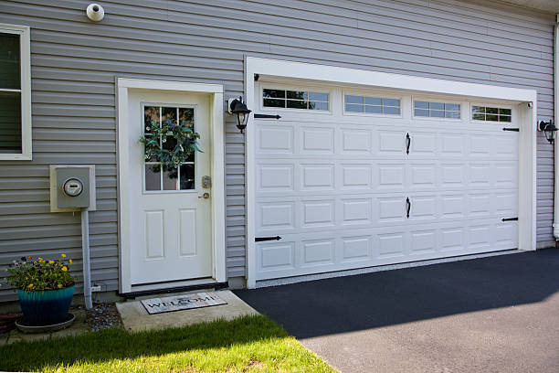 24/7 Emergency Garage Door Panel Replacement experts in Trenton, GA